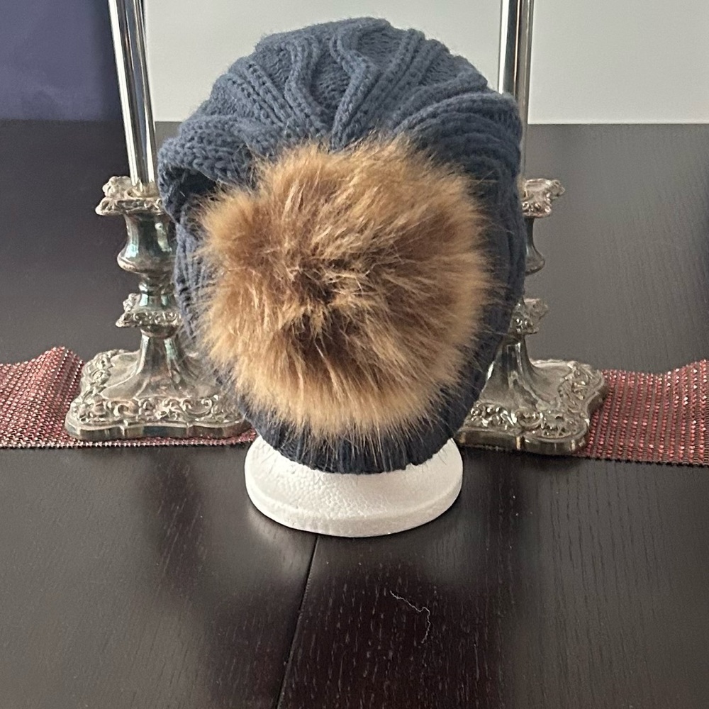 Hunter Cable  Cuff Knit Beanie in Blue/Grey with Faux fur Pom- Pom - Picture 4 of 8